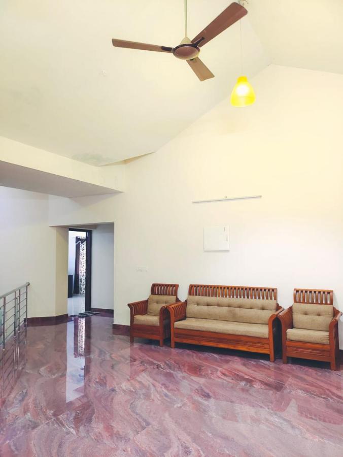 White Sands Homestay Turavur Экстерьер фото