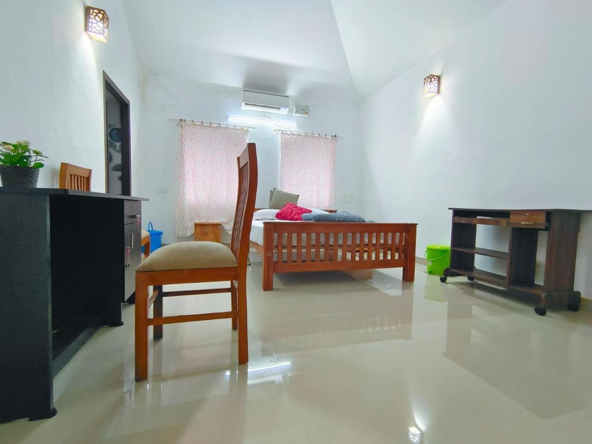 White Sands Homestay Turavur Экстерьер фото