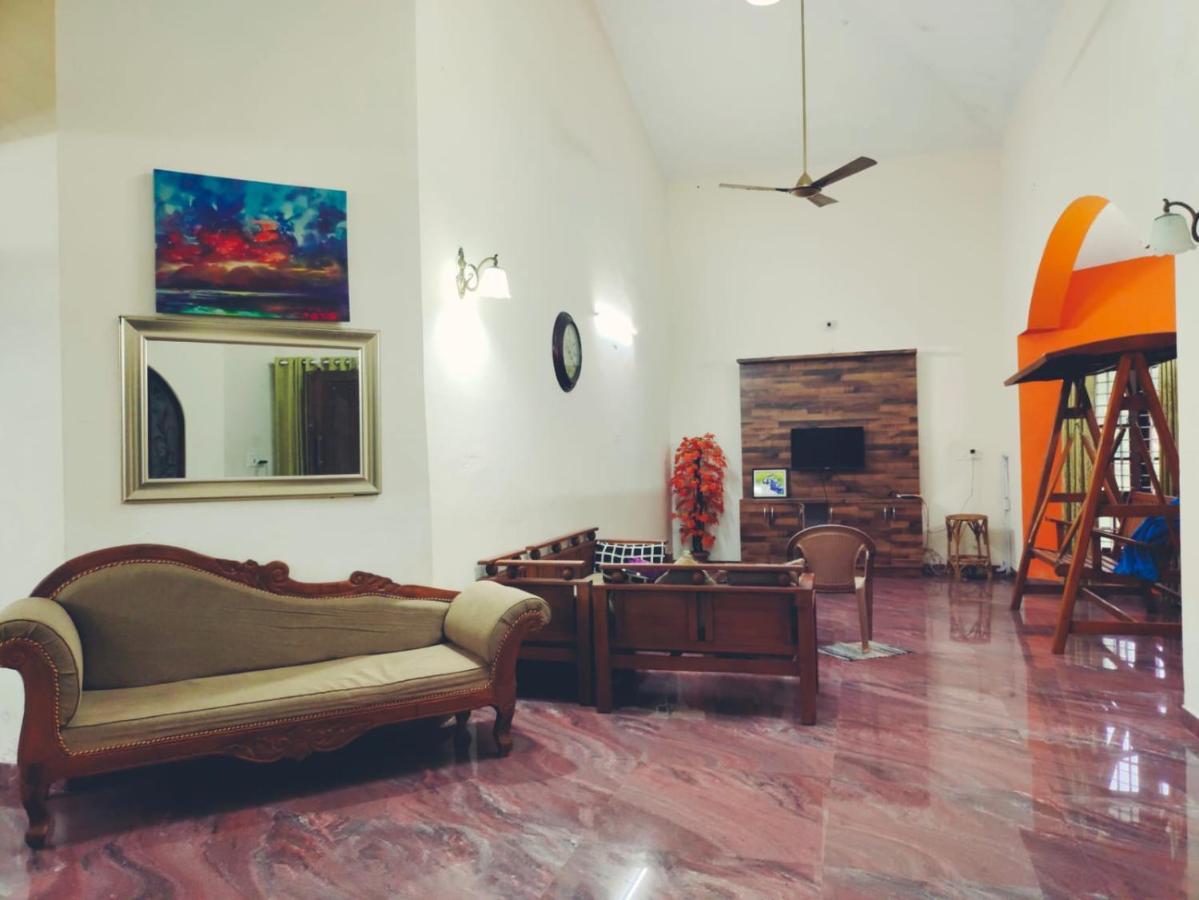White Sands Homestay Turavur Экстерьер фото