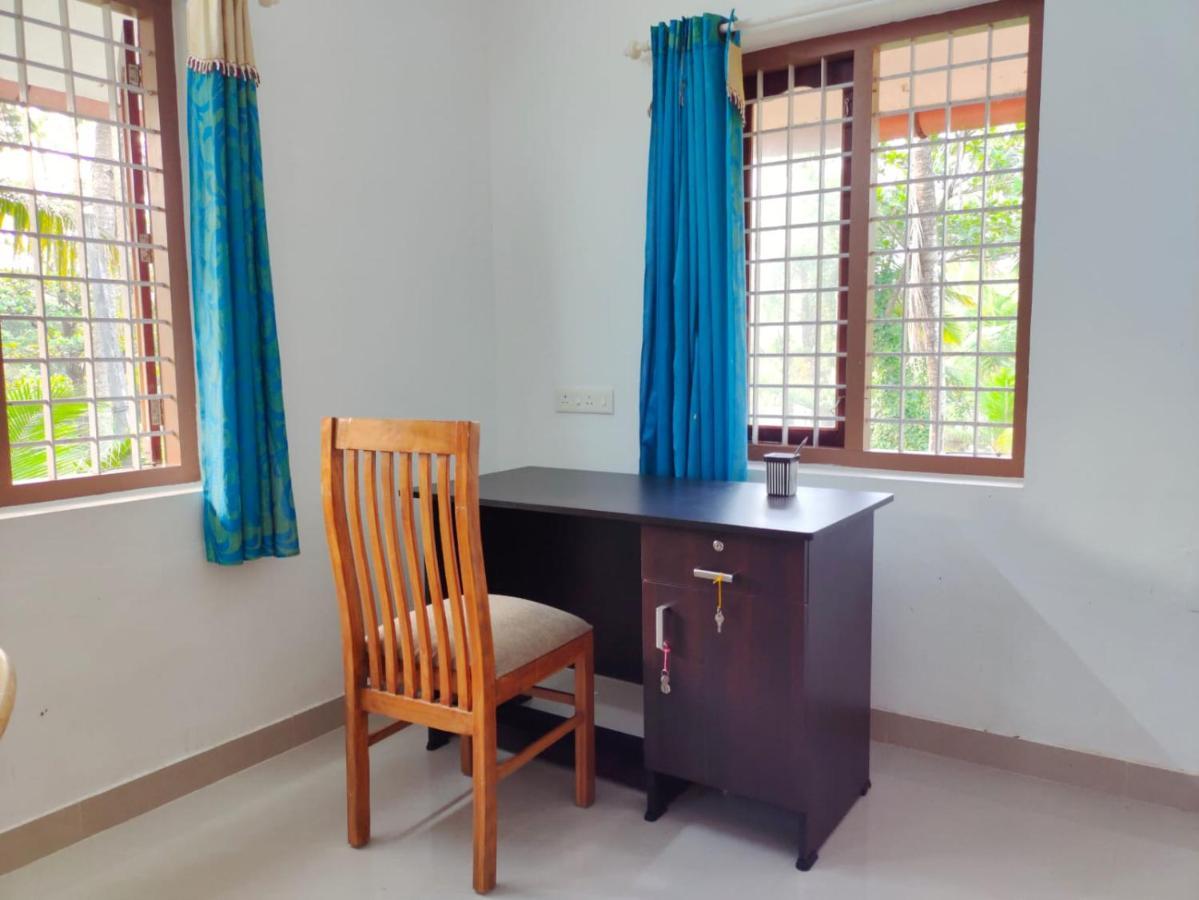 White Sands Homestay Turavur Экстерьер фото