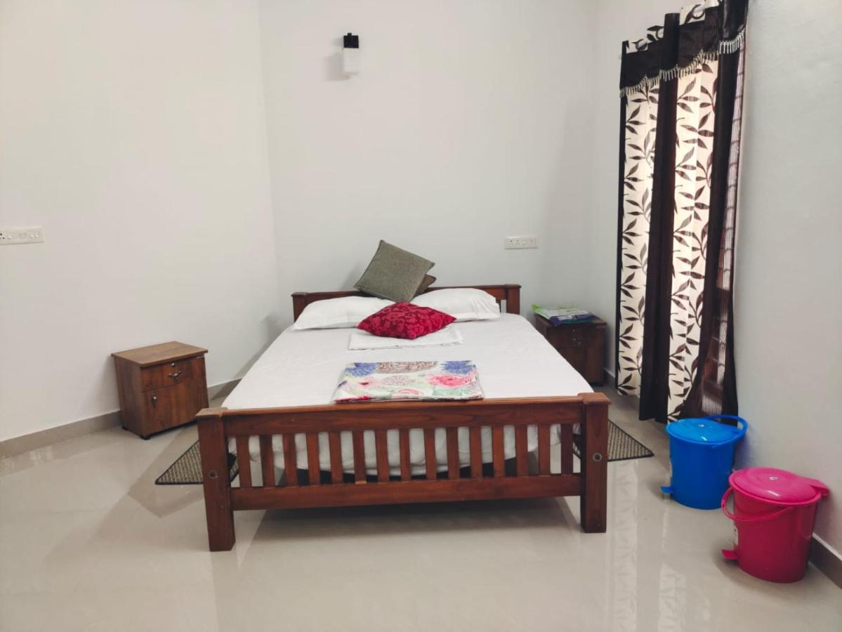 White Sands Homestay Turavur Экстерьер фото